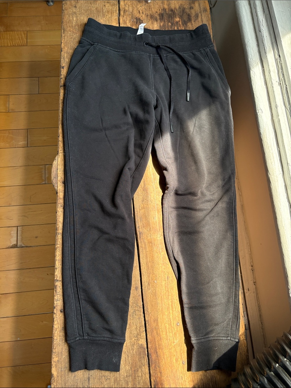 Woman’s Lululemon Black Jogger Sweatpants